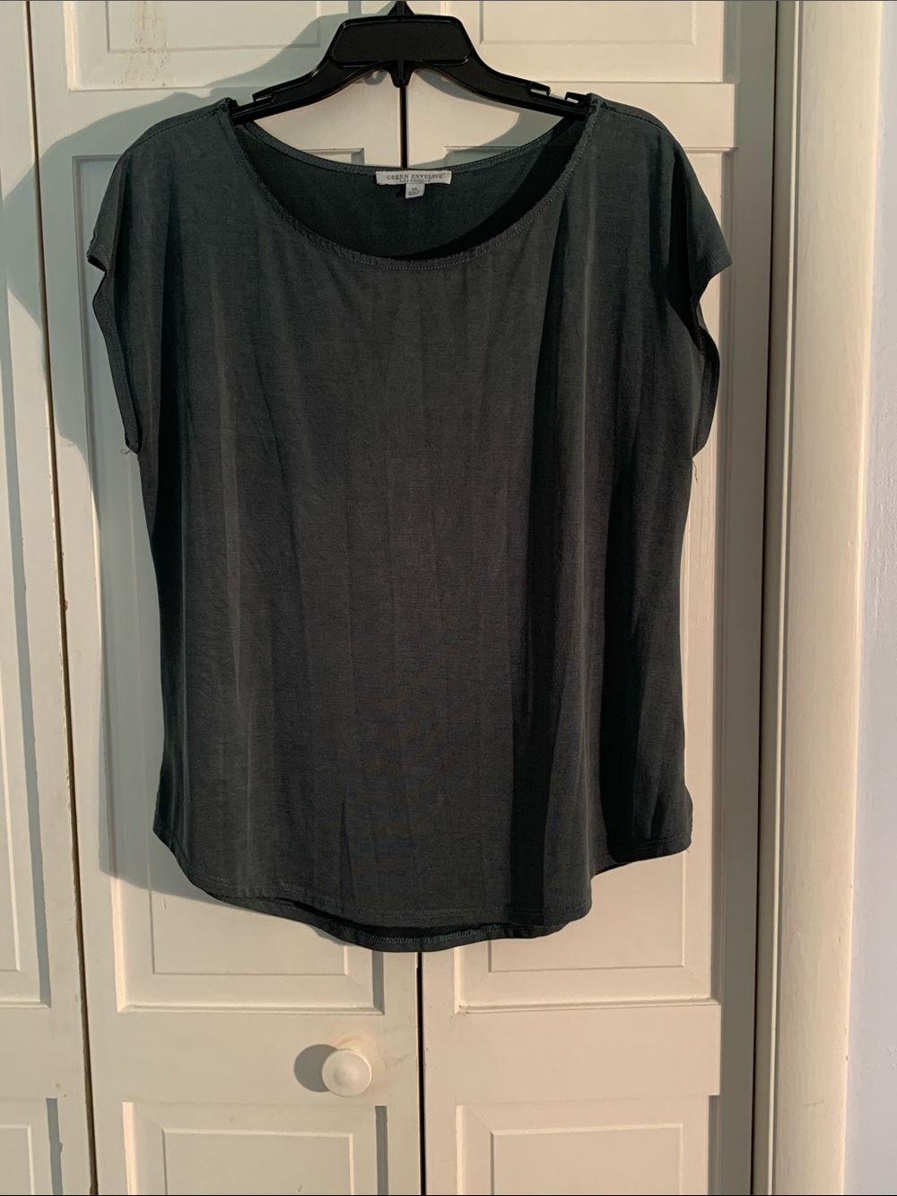 Green Envelope Dark Green Short Sleeve Scoop Neck Tee